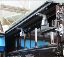 Load image into Gallery viewer, UTE Retractable Tonneau Cover/Roller Shutter