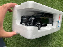 Load image into Gallery viewer, 1:24 Toyota LC300 Diecast Model
