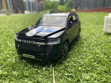 Load image into Gallery viewer, 1:24 Toyota LC300 Diecast Model
