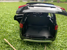 Load image into Gallery viewer, 1:24 Toyota LC300 Diecast Model
