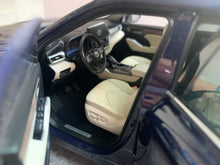 Load image into Gallery viewer, 1:18 Toyota Kluger Diecast Model
