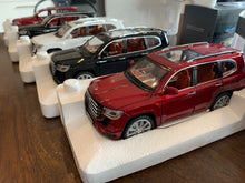 Load image into Gallery viewer, 1:24 Toyota LC300 Diecast Model
