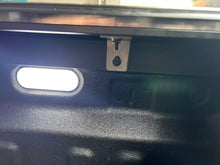 Load image into Gallery viewer, BYD Shark 6 Aluminium retractable roller shutter/Tub cover
