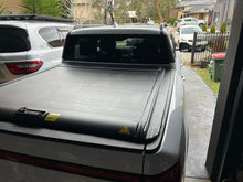 Load image into Gallery viewer, BYD Shark 6 Aluminium retractable roller shutter/Tub cover
